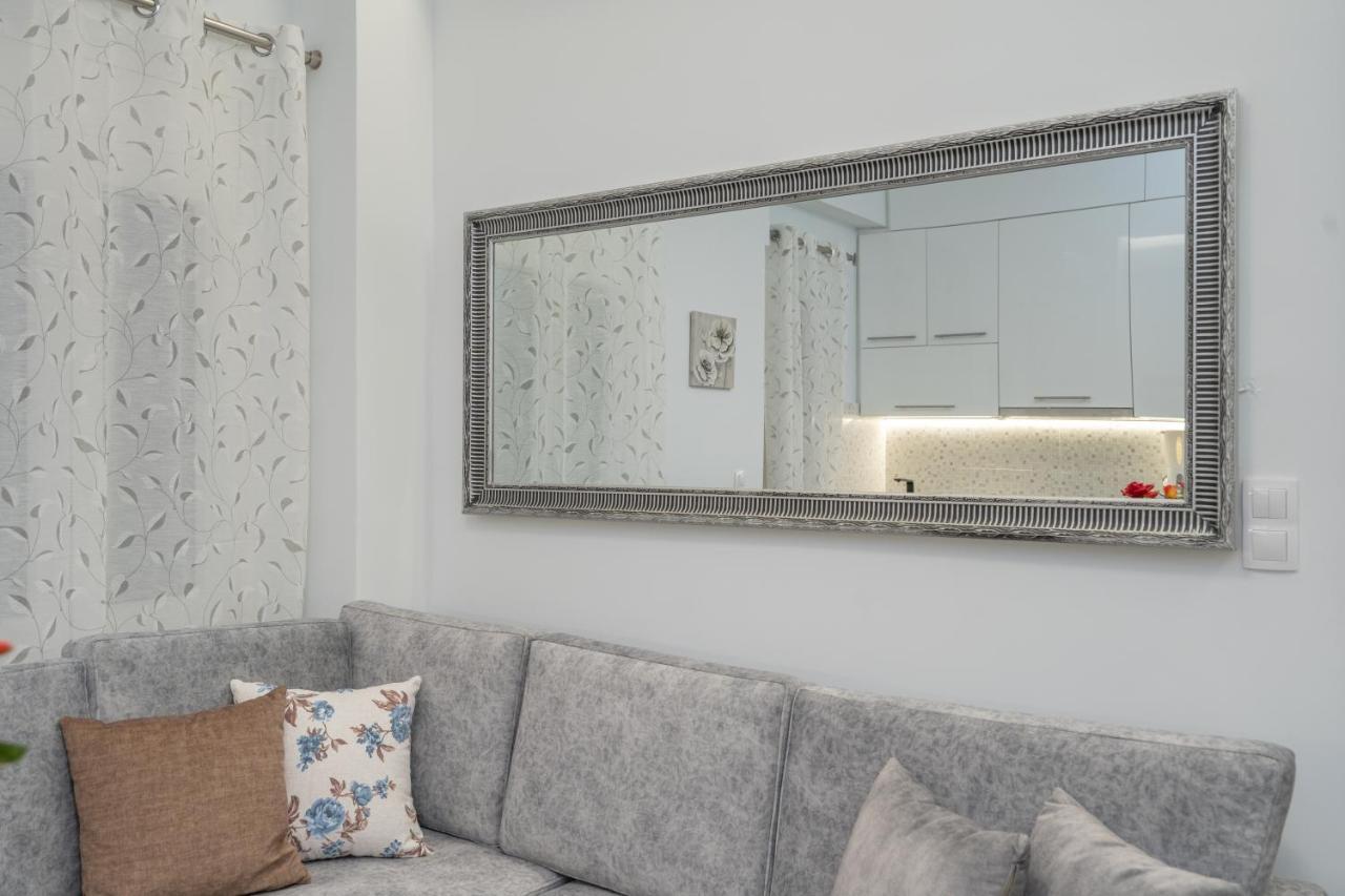Comfy Apt Next To Metro Athen Exterior foto